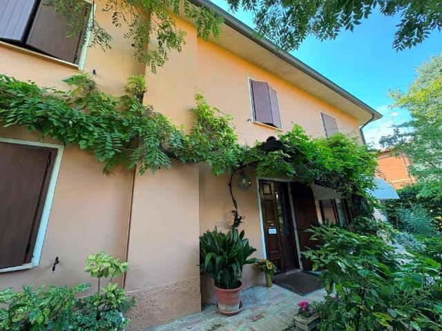 Villa Indipendente in vendita a Spezzano, Fiorano Modenese