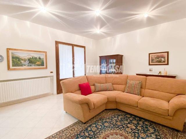Villa Indipendente in vendita a Unione dei comuni del Distretto Ceramico, Fiorano Modenese