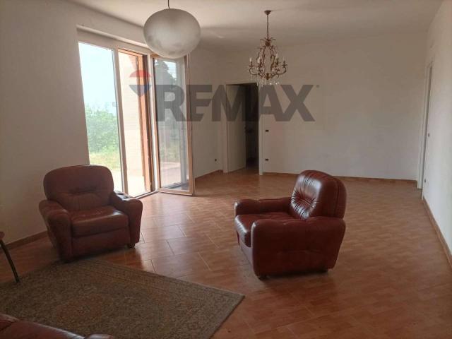 Villa Indipendente in vendita a Fiorenzuola D'arda, Reggio Emilia