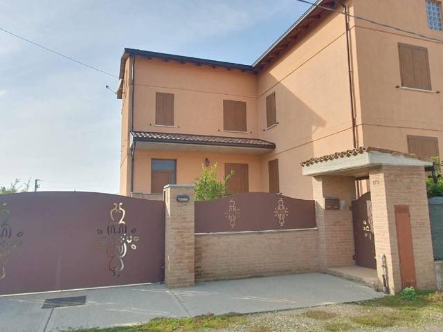Villa Indipendente in vendita a Fiorenzuola D'arda, Reggio Emilia