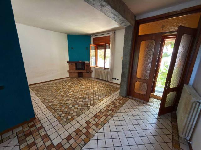 Villa Indipendente in vendita a Fiorenzuola D'arda, Reggio Emilia