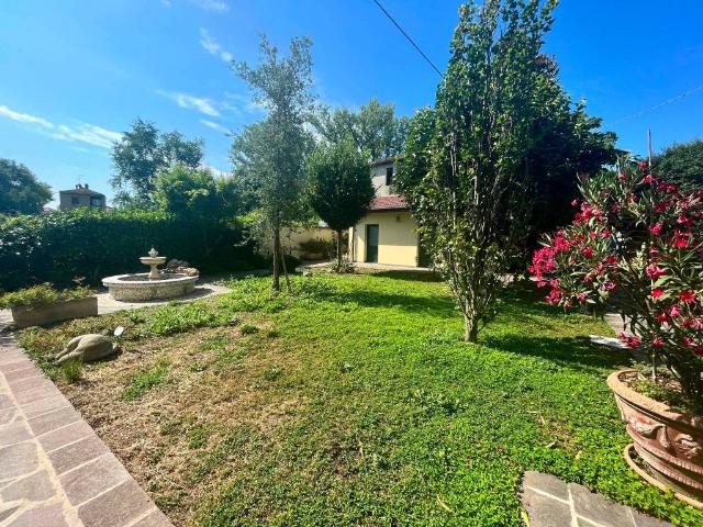 Villa Indipendente in vendita a Fiorenzuola D'arda, Reggio Emilia