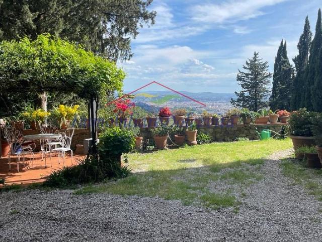 Villa Indipendente in vendita a Serpiolle, Firenze