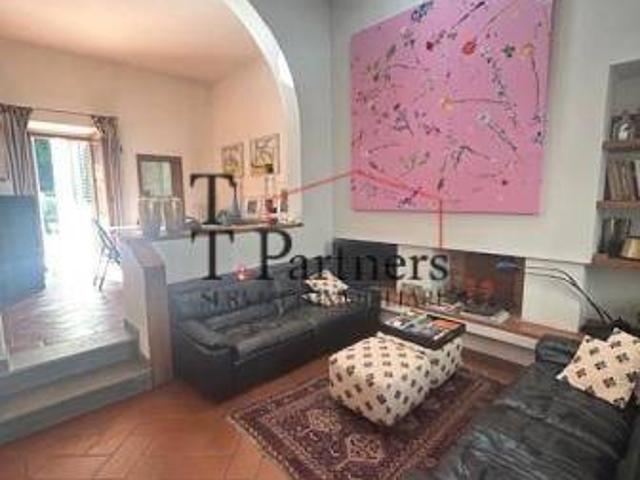 Villa Indipendente in vendita a Due Strade, Firenze