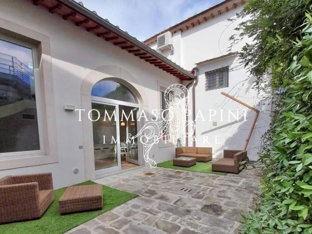 Villa Indipendente in vendita a Due Strade, Firenze