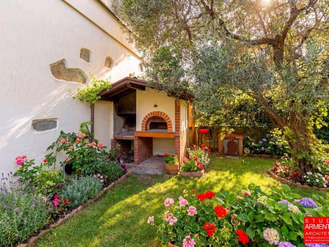 Villa Indipendente in vendita a Campo di Marte, Firenze