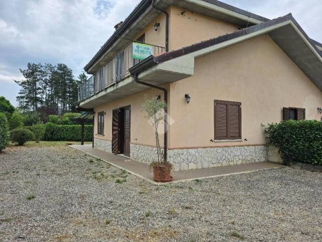 Villa Indipendente in vendita a Fiuggi, Lazio
