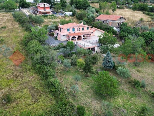 Villa Indipendente in vendita a Fiuggi, Lazio