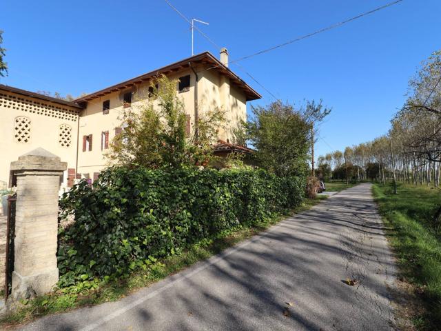 Villa Indipendente in vendita a Fiume Veneto, Friuli-Venezia Giulia