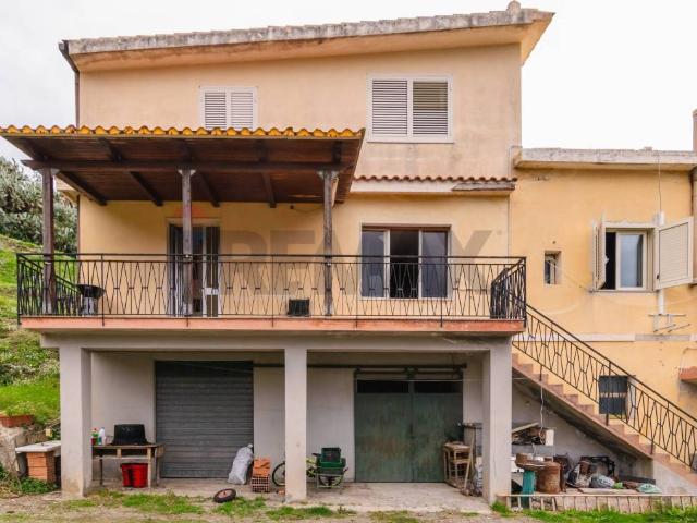 Villa Indipendente in vendita a Fiumedinisi, Sicilia