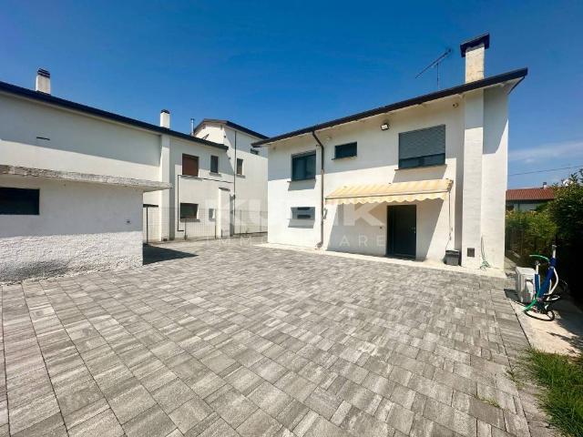 Villa Indipendente in vendita a Fiumicello / Flumisel, Fiumicello Villa Vicentina / Flumisel Vile Visintine