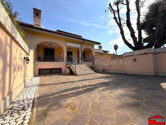 Villa Indipendente in vendita a Fregene, Roma Capitale