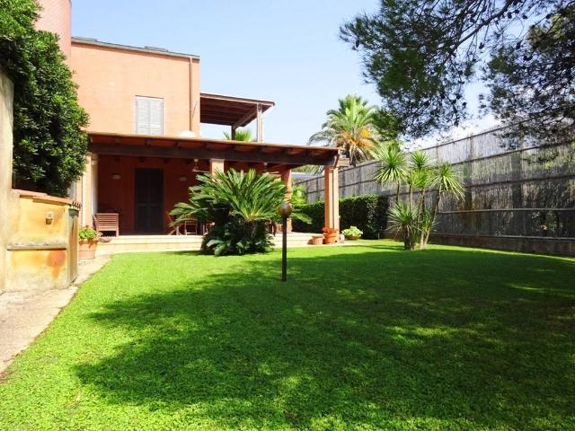 Villa Indipendente in vendita a Fregene, Roma Capitale