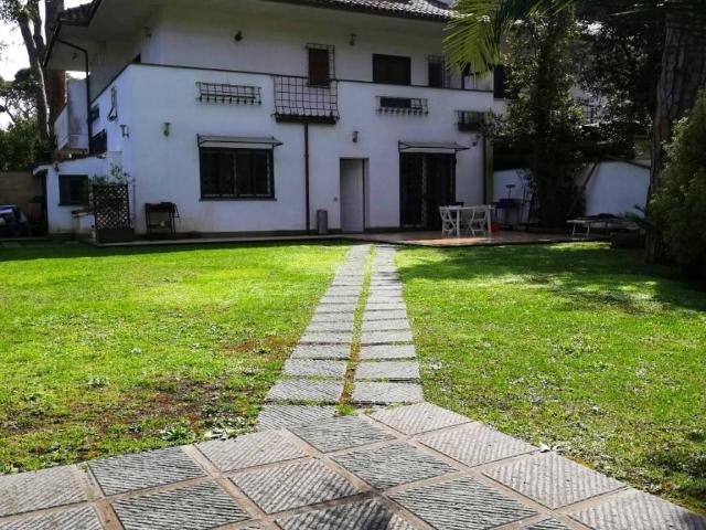 Villa Indipendente in vendita a Fregene, Roma Capitale