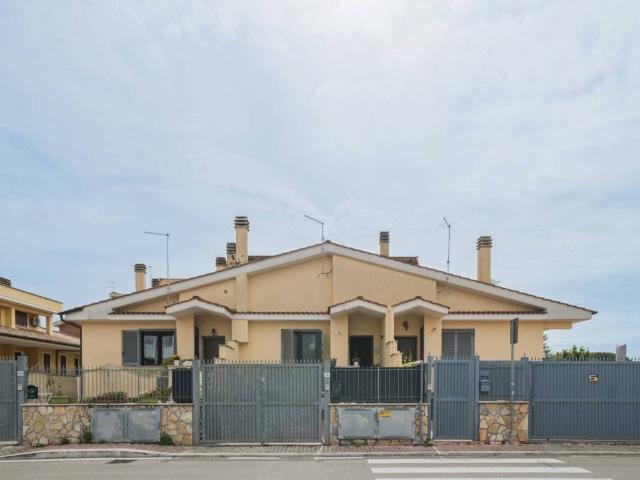 Villa Indipendente in vendita a Passoscuro, Roma Capitale