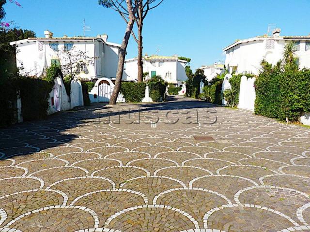 Villa Indipendente in vendita a Fregene, Roma Capitale