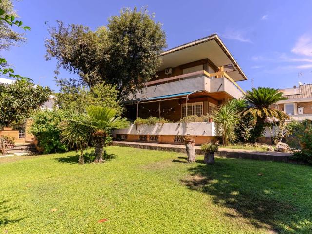 Villa Indipendente in vendita a Fregene, Roma Capitale