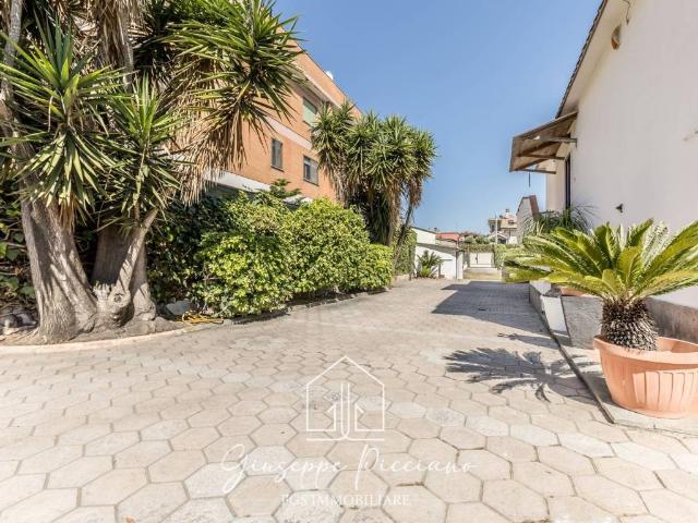 Villa Indipendente in vendita a Roma Capitale, Lazio