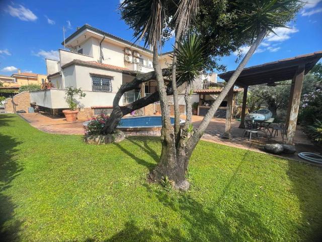 Villa Indipendente in vendita a Fregene, Roma Capitale