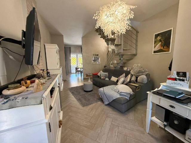 Villa Indipendente in vendita a Roma Capitale, Lazio