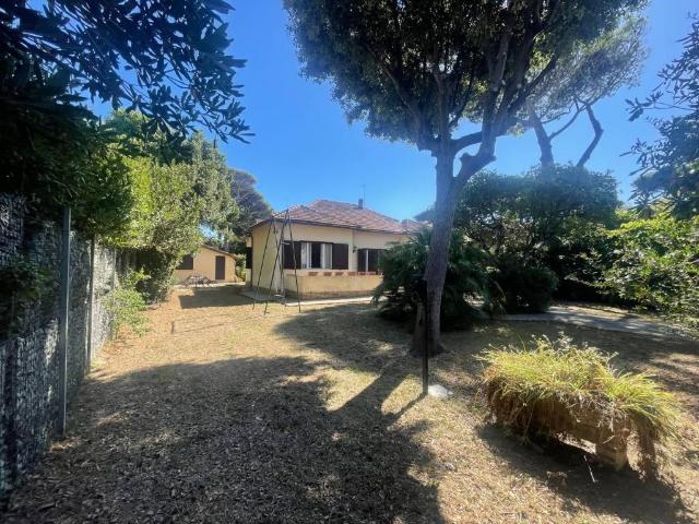 Villa Indipendente in vendita a Fregene, Roma Capitale