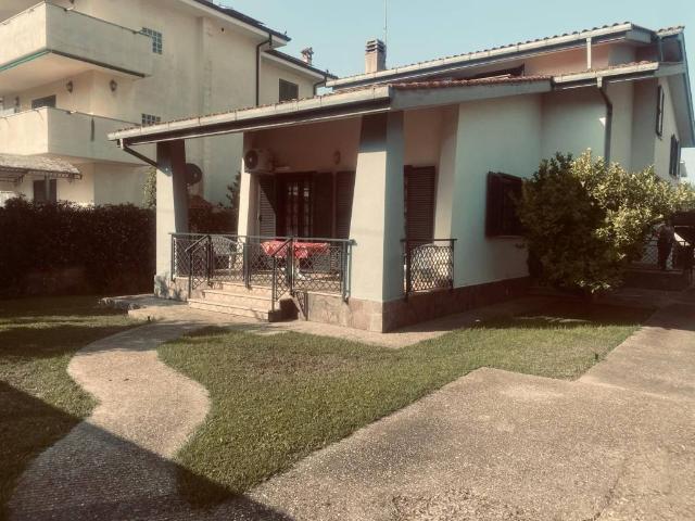 Villa Indipendente in vendita a Primavera, Roma Capitale