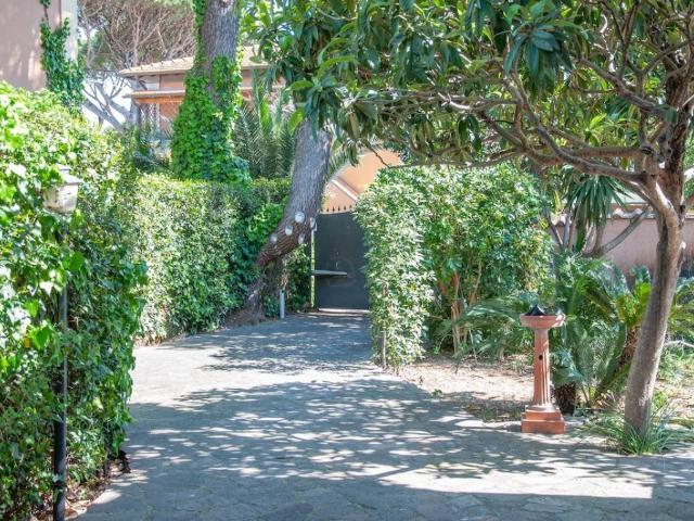 Villa Indipendente in vendita a Roma Capitale, Lazio