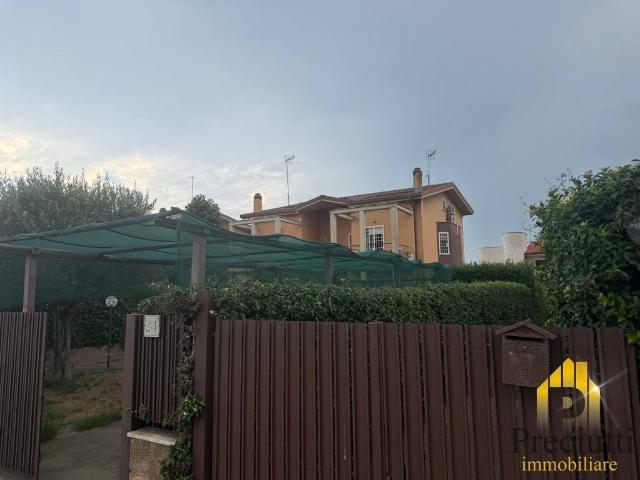 Villa Indipendente in vendita a Fregene, Roma Capitale