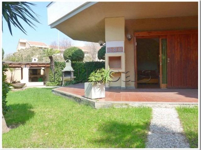Villa Indipendente in vendita a Fregene, Roma Capitale