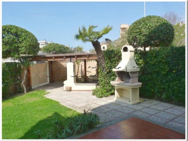 Villa Indipendente in vendita a Fregene, Roma Capitale