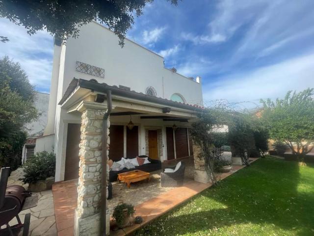 Villa Indipendente in vendita a Primavera, Roma Capitale