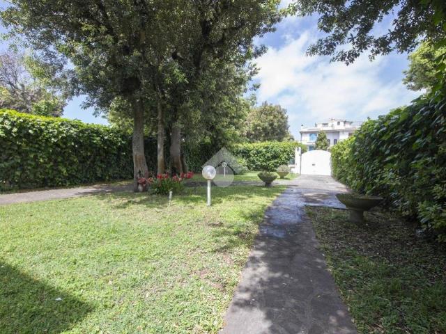 Villa Indipendente in vendita a Fregene, Roma Capitale