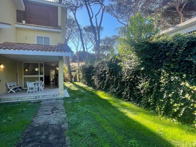 Villa Indipendente in vendita a Fregene, Roma Capitale