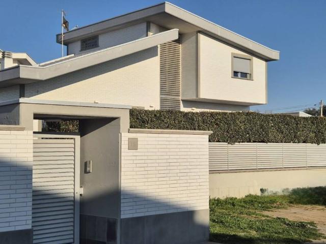 Villa Indipendente in vendita a Roma Capitale, Lazio