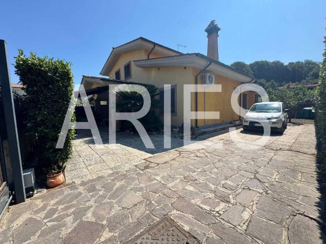 Villa Indipendente in vendita a Roma Capitale, Lazio