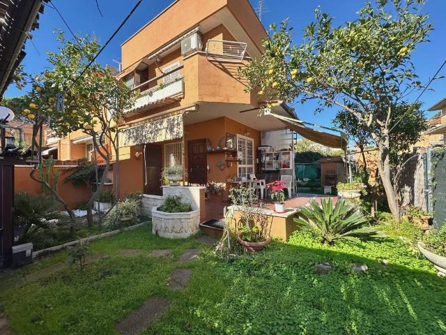 Villa Indipendente in vendita a Fregene, Roma Capitale