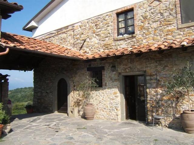 Villa Indipendente in vendita a Unione di comuni Montana Lunigiana, Fivizzano