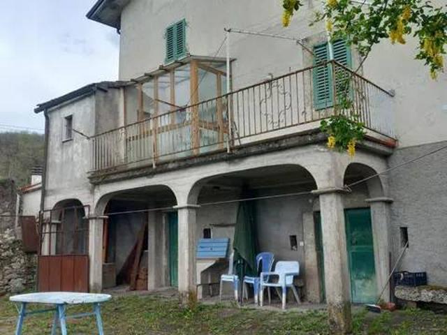 Villa Indipendente in vendita a Unione di comuni Montana Lunigiana, Fivizzano