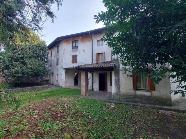 Villa Indipendente in vendita a Flaibano, Friuli-Venezia Giulia