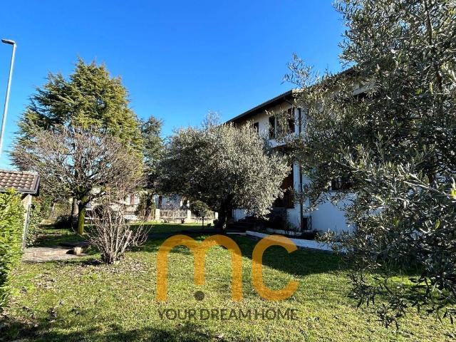 Villa Indipendente in vendita a Flero, Lombardia
