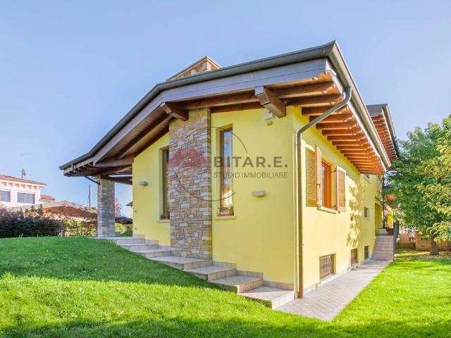 Villa Indipendente in vendita a Onzato di Flero, Flero