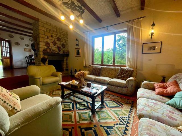 Villa Indipendente in vendita a Magnifica Comunità degli Altipiani Cimbri, Folgaria