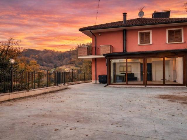 Villa Indipendente in vendita a Capolavilla, Marche