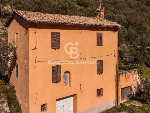 Villa Indipendente in vendita a Belfiore, Foligno