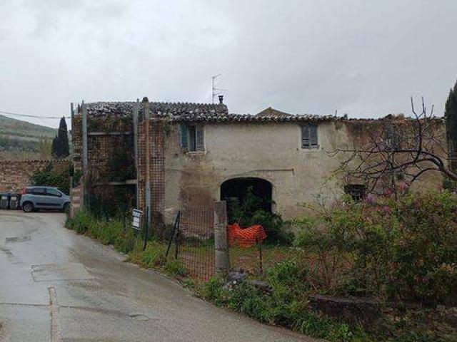 Villa Indipendente in vendita a Foligno, Umbria