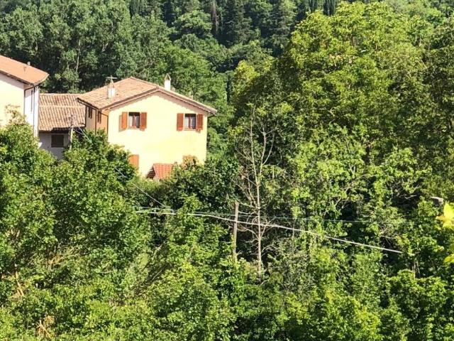 Villa Indipendente in vendita a Serrone, Foligno