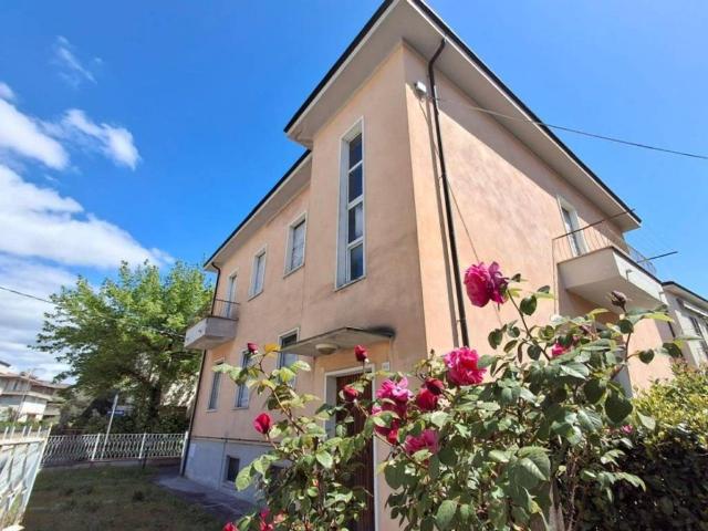 Villa Indipendente in vendita a Borroni, Foligno