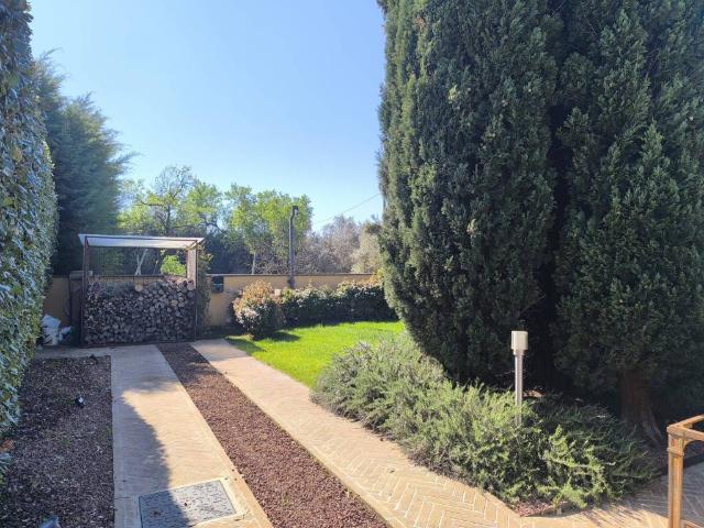 Villa Indipendente in vendita a Valtopina, Umbria
