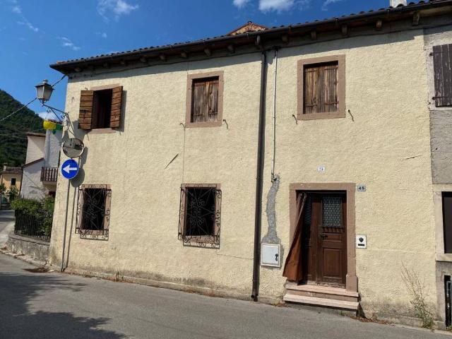 Villa Indipendente in vendita a Follina, Veneto