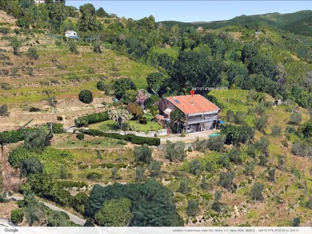 Villa Indipendente in vendita a Follo, Liguria